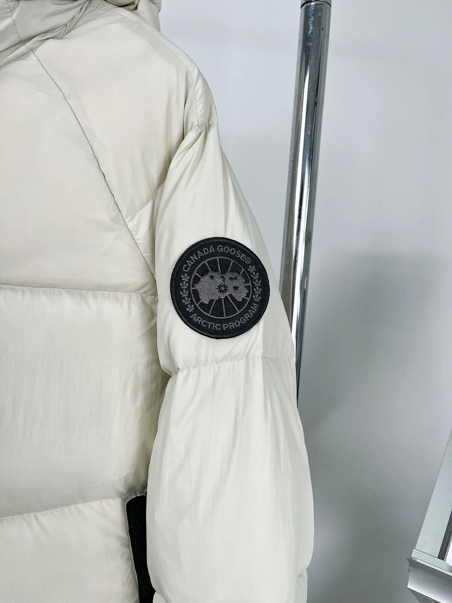P780 𝐂𝐚𝐧𝐚𝐝𝐚 𝐠𝐨𝐨𝐬𝐞丨Canada Goose Ouyang Nana same style short down jacket Size: S-XXL